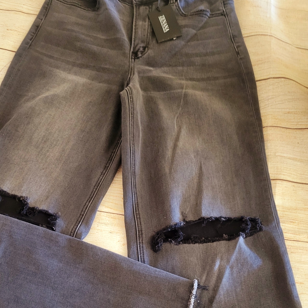 Zenana Women's Black Distressed Jeans
